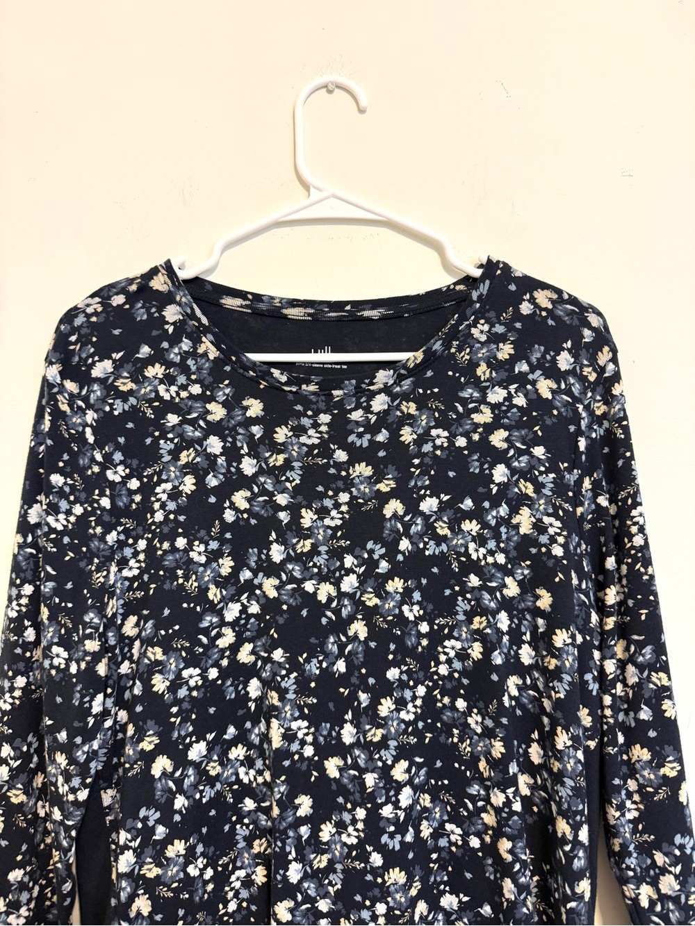 2/$30 J.Jill Floral Pima Cotton Tunic Top Large Navy Blue - Picture 3 of 6